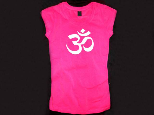 Ohm om aum yoga symbols female pink te shirt